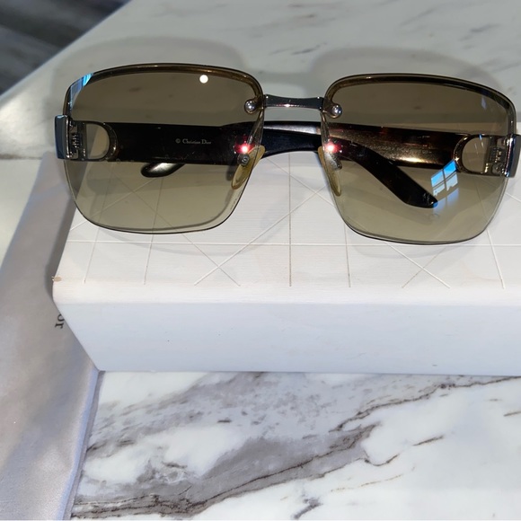 CHRISTIAN DIOR I LOVE DIOR 2 TORTISE SHADES IN BOX - Picture 9 of 9